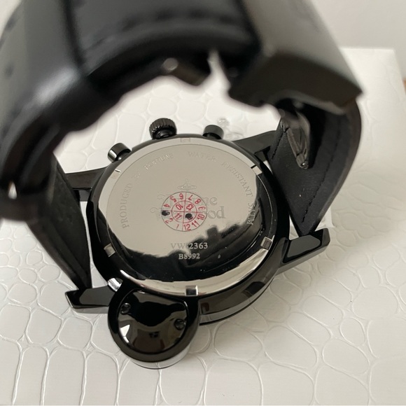 Vivienne Westwood Slide-Cage Cover Watch - Picture 4 of 6
